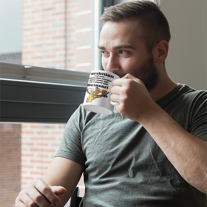 Une tasse drôle de la Collection Travail. L'ambition.