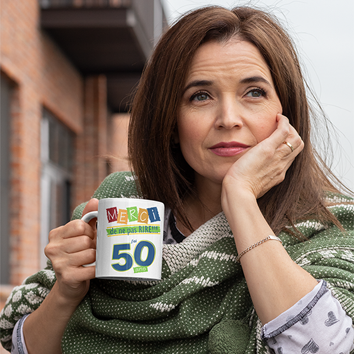 Une tasse humoristique de notre Collection Anniversaire: Merci de ne pas rire j'ai 50 ans